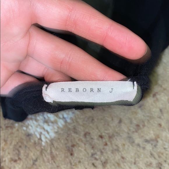 This really cute black and gray shirt/dress! - Picture 3 of 3